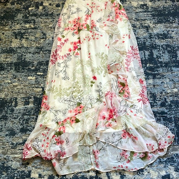 NWT Floral Dress - Picture 2 of 7
